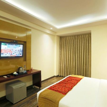 Hotel Lohias Delhi Airport Yeni Delhi Dış mekan fotoğraf