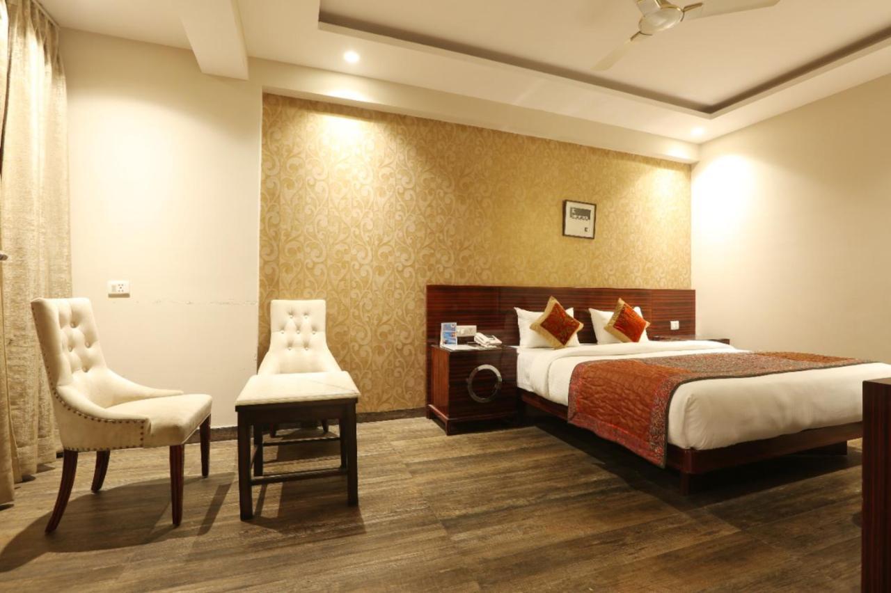 Hotel Lohias Delhi Airport Yeni Delhi Dış mekan fotoğraf