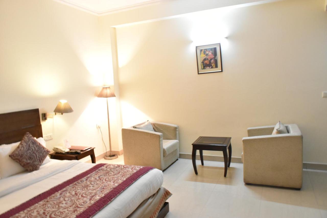 Hotel Lohias Delhi Airport Yeni Delhi Dış mekan fotoğraf