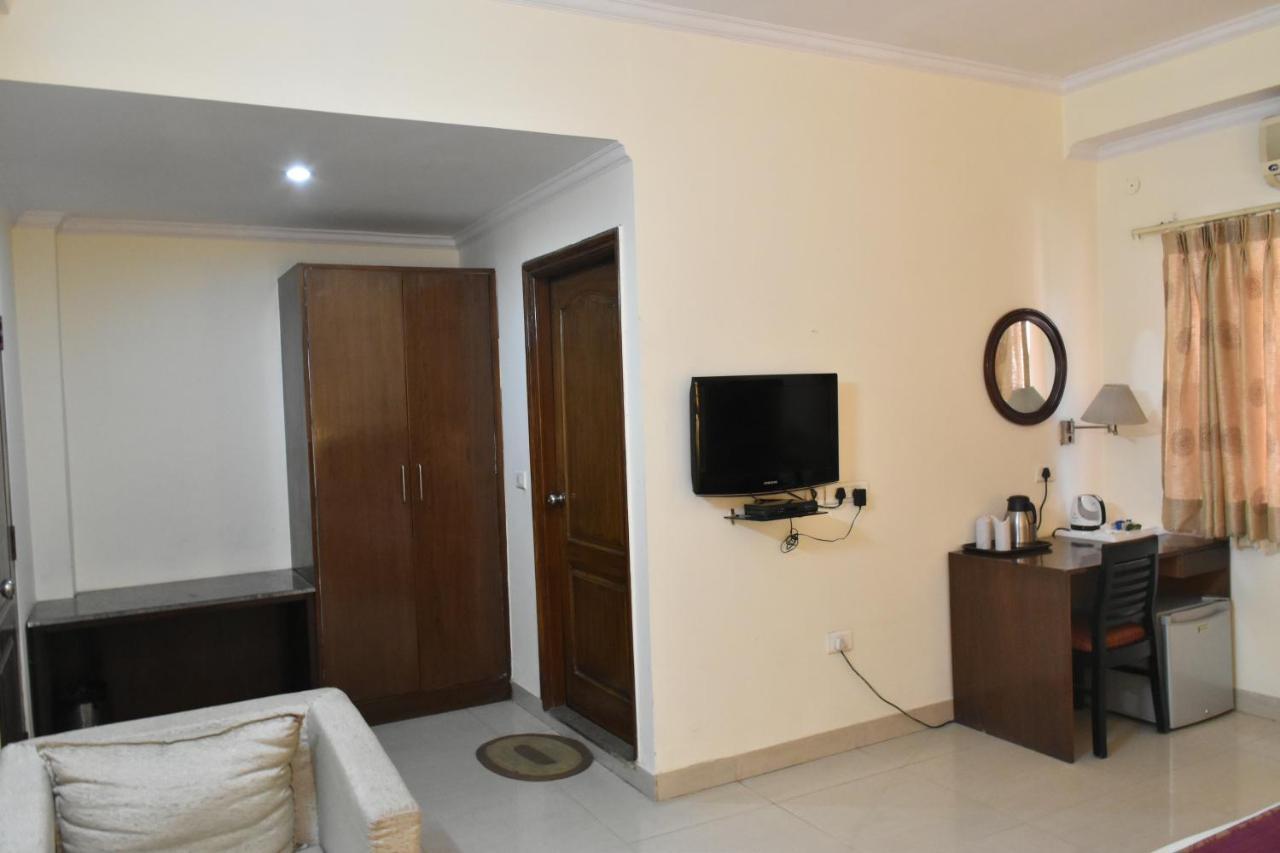 Hotel Lohias Delhi Airport Yeni Delhi Dış mekan fotoğraf