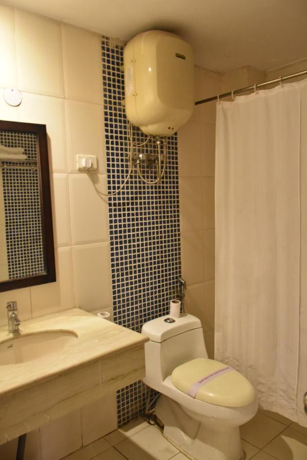 Hotel Lohias Delhi Airport Yeni Delhi Dış mekan fotoğraf