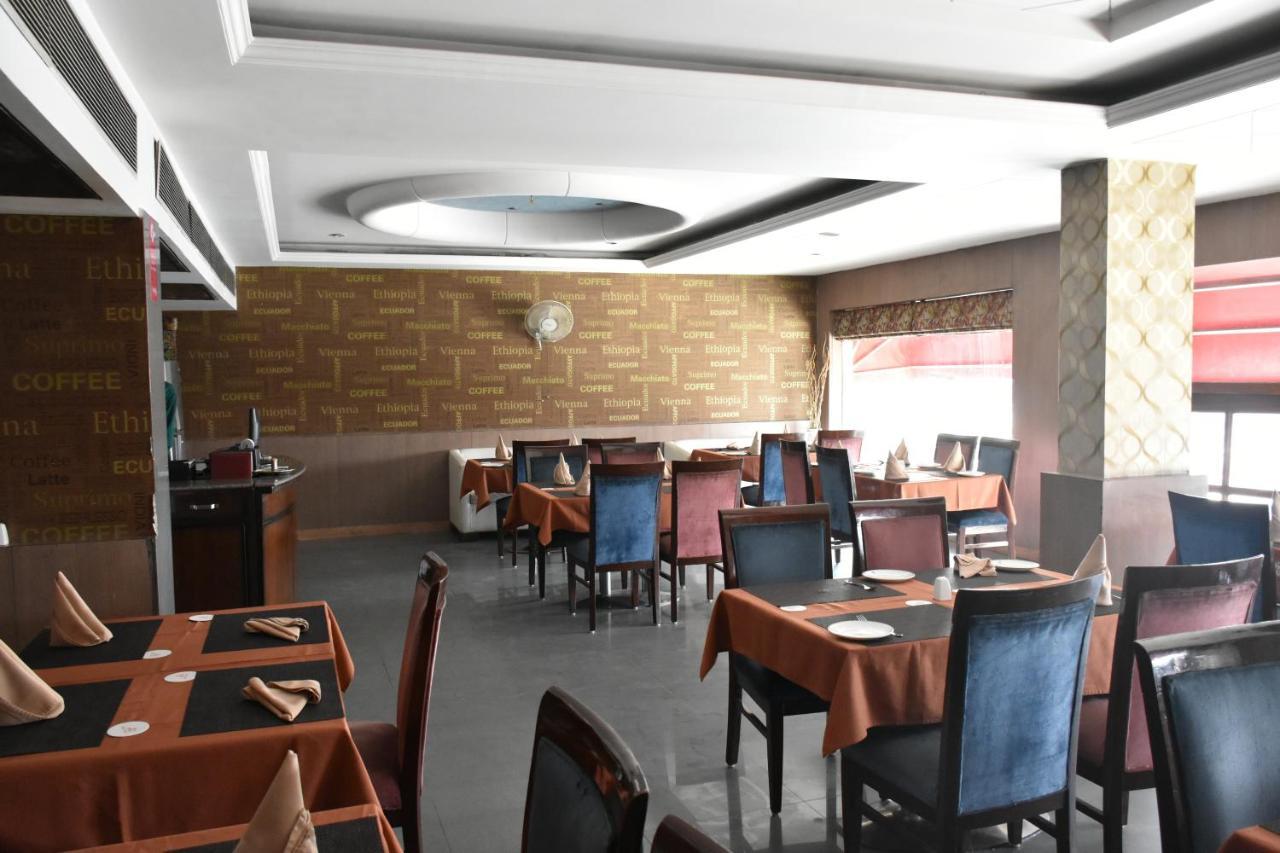 Hotel Lohias Delhi Airport Yeni Delhi Dış mekan fotoğraf
