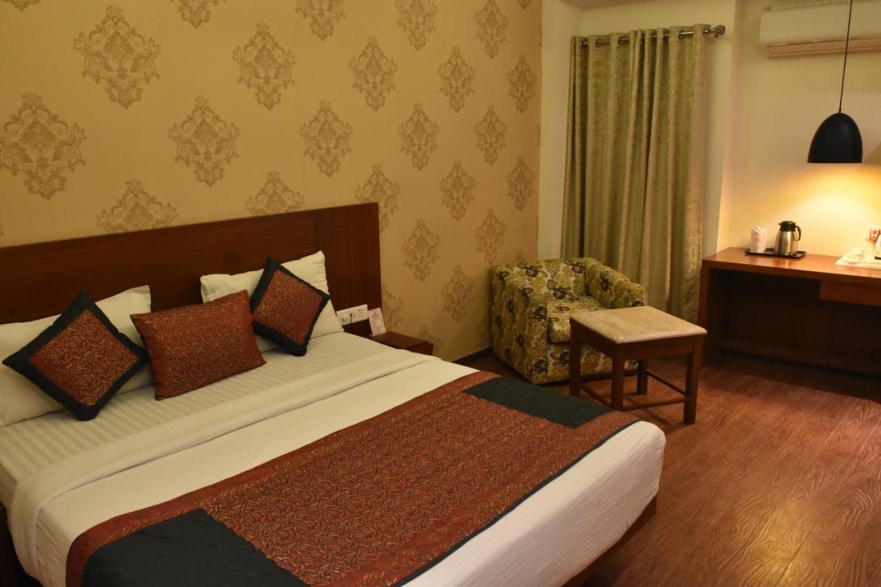 Hotel Lohias Delhi Airport Yeni Delhi Dış mekan fotoğraf