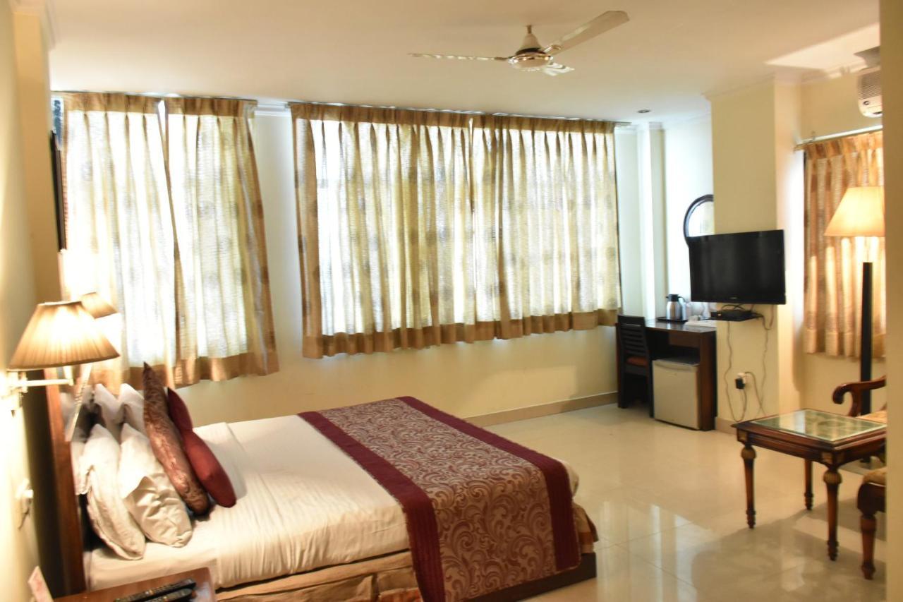Hotel Lohias Delhi Airport Yeni Delhi Dış mekan fotoğraf
