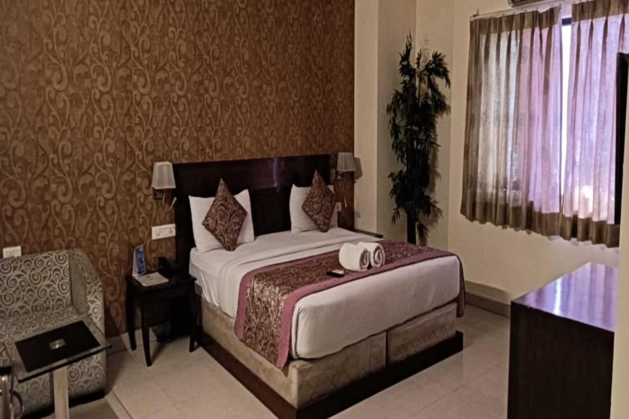 Hotel Lohias Delhi Airport Yeni Delhi Dış mekan fotoğraf