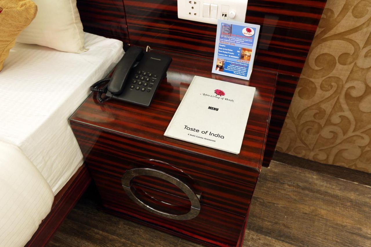 Hotel Lohias Delhi Airport Yeni Delhi Dış mekan fotoğraf